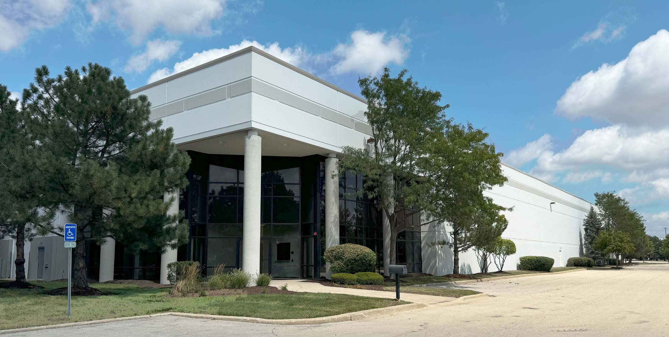 Prologis-Bolingbrook-900-Carlow_Bldg-Image.jpg